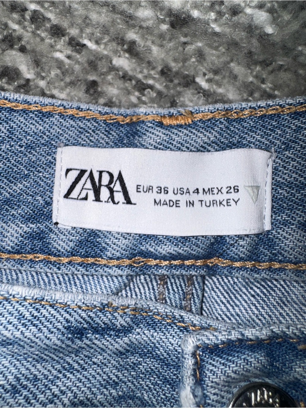 Zara Barrel Light Wash Jeans 4 - Picture 8 of 8
